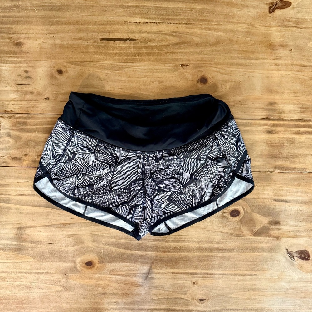 lululemon athletica Black and Gray Athletic Shorts sz 4 small